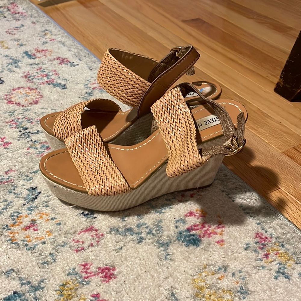 Steve Madden size 7.5 wedge